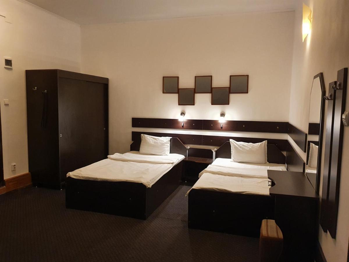 Motel Davios Târgu Jiu Εξωτερικό φωτογραφία
