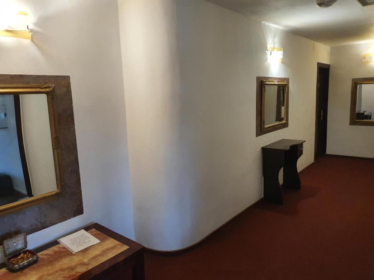 Motel Davios Târgu Jiu Εξωτερικό φωτογραφία