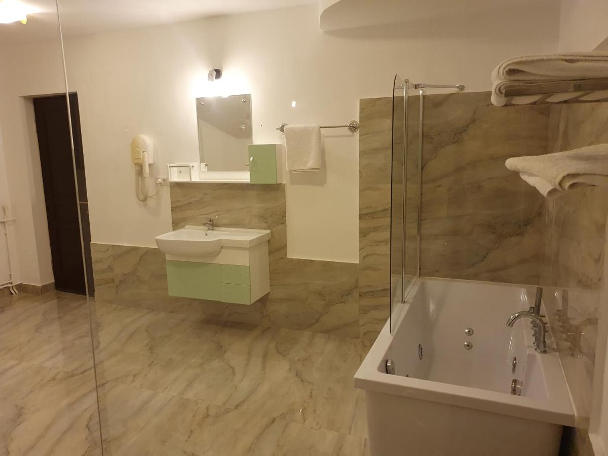 Motel Davios Târgu Jiu Εξωτερικό φωτογραφία