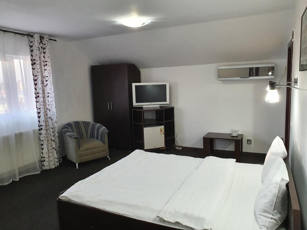 Motel Davios Târgu Jiu Εξωτερικό φωτογραφία