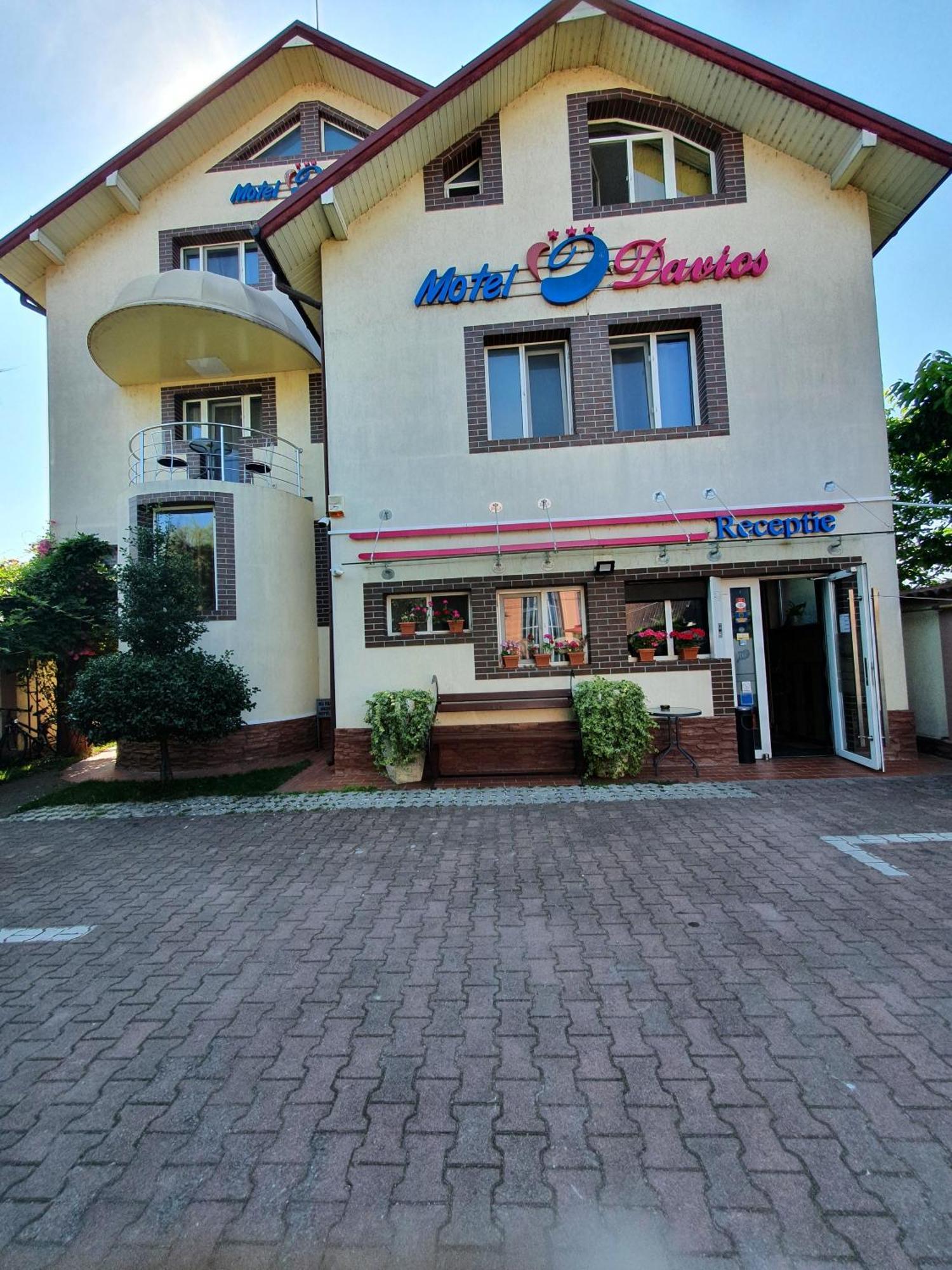 Motel Davios Târgu Jiu Εξωτερικό φωτογραφία