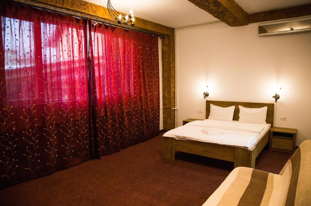 Motel Davios Târgu Jiu Εξωτερικό φωτογραφία